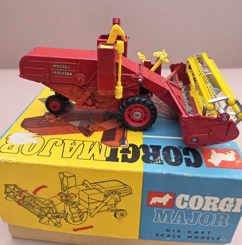 Vintage Corgi Major Toys No. 1111 - Massey-Ferguson 780 Combine Harvester. Boxed - Picture 3 of 10
