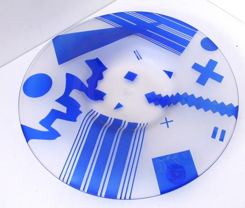 CONTEMPORARY ART GLASS signed ~ CALIENTE ~ GEOMETRIC DESIGN Modern Bowl Plate - Foto 1 di 3