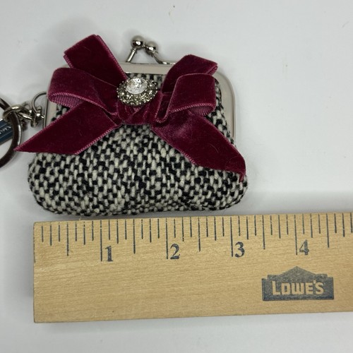 SCHÖNER COACH SOHO TWEED SCHMUCK SAMT SCHLEIFE MINI SCHLÜSSELANHÄNGER ANHÄNGER KISSLOCK MÜNZBÖRSE WOW - Bild 13 von 16