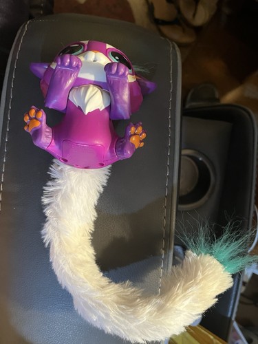 Mattel Lil Gleemerz Amiglow Loomur Lemur 2017 juguete interactivo iluminado parlante - Imagen 2 de 3