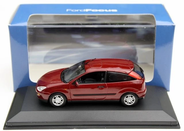 Ford Focus MK1 3-türig Bj. 1998-2001, Dunkelrot-Metallic, MINICHAMPS Im M.1:43 - Immagine 3 di 4