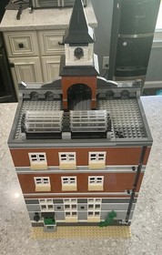 LEGO Creator Town Hall 10224 Complete Building, Minifigs, Instructions, NO BOX