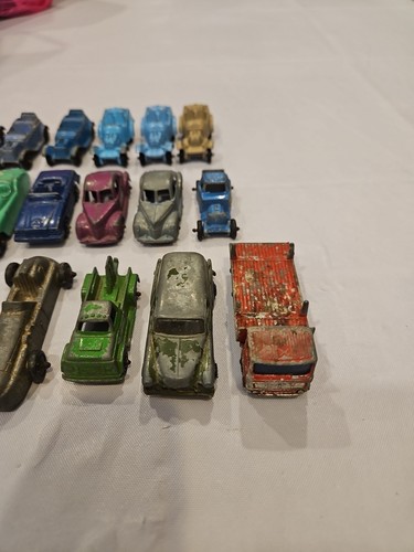 Vintage Lot of 18 Tootsie, Midgetoy, Matchbox Metal Toys Cars and Trucks - Picture 5 of 22