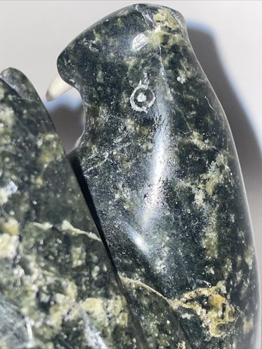 Ein winkendes Walross - hergestellt von Pits Qiorpik Inuit Meisterschnitzer 11 x 7 x 4,25 cm 350 Gramm - Bild 14 von 20