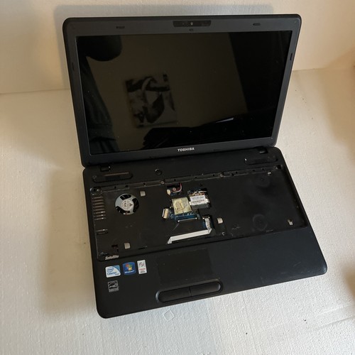 TOSHIBA SATELLITE C660-172 LAPTOP - SPARES OR REPAIRS - Afbeelding 1 van 7
