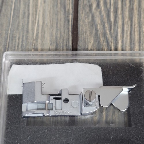 Pfaff 4860/Singer Serger Foot Lot #35023 Shirring #350527 Lace #350522 Elasctic - Picture 15 of 18