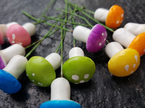 18 TALLOS PEQUEÑOS 2CM COLOR MIXTO ARTIFICIALES DE SAPO CON CABLE HONGOS ARTESANALES HAZLO TÚ MISMO - Imagen 3 de 3