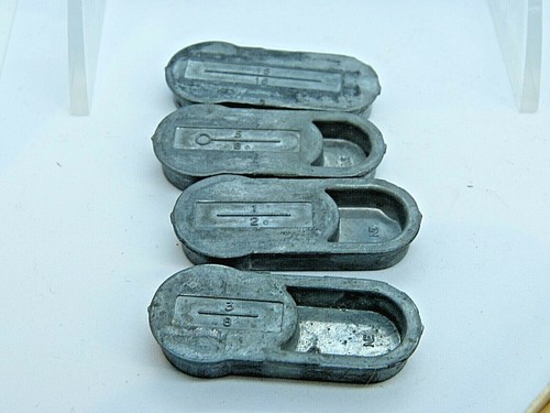 Vintage Singer Buttonholer Templates Set of 4 Straight and Keyhole Original Box  - Picture 5 of 12