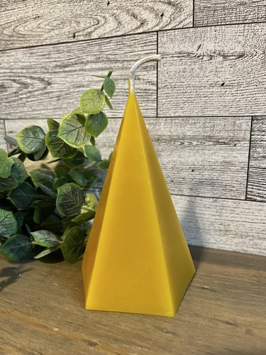 Pure Beeswax (bees wax) - Pyramid Candle, long burning, natural unique shape 6" - 第 1/1 張圖片