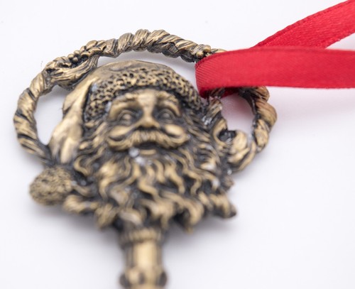 Ornate Skeleton Style Key for Santa Ornament by Ganz w/Flaws - Picture 2 of 4