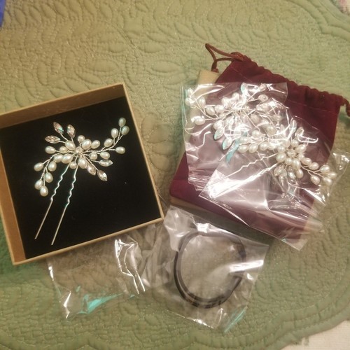 Set of 3 pearl and rhinestone wedding hair veil hat pins - Picture 2 of 4
