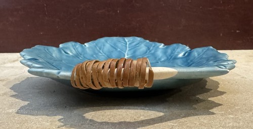 Vintage Leaf Shaped Serving Tray with Raffia - Picture 4 of 7