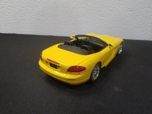 ERTL 1/18 SCALE DIECAST 36973 FAST & FURIOUS 2003 DODGE VIPER SRT-10 YELLOW WOW! - Picture 7 of 15
