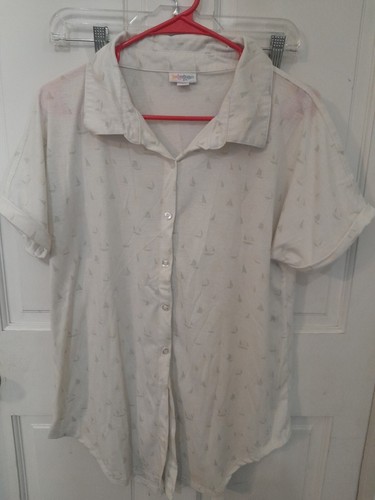 Lularoe Button Down Ladies Shirt Size Small Preowned But Barely If Ever Worn - Picture 1 of 6