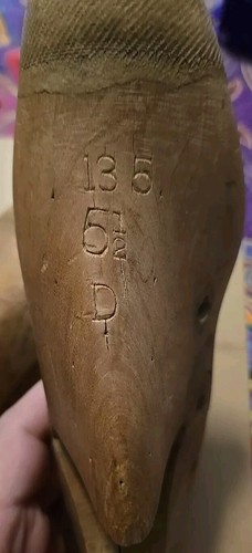 Pair Of Vintage Wooden Foot Forms Size 5-1/2 D Industrial Shoe Forms - Picture 5 of 6