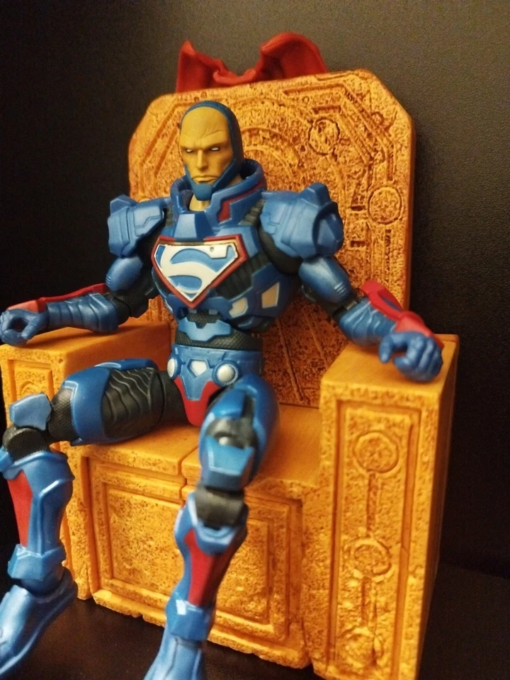 DCuc Armored Lex Luthor Superman Power Suit CnC (Mattel 2018) Trono Mcfarlane - Immagine 2 di 3