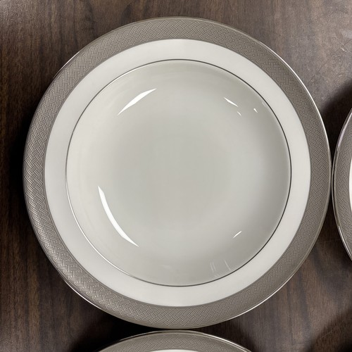 Set Of 4 Waterford “Kells Platinum" 9” Wide Rim Soup/Salad/Pasta Bowls Mint - Picture 5 of 11