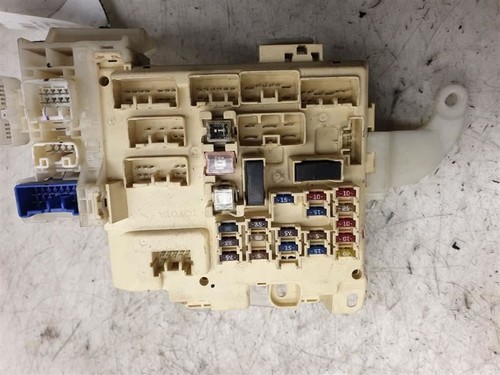 98 99 00 01 LEXUS ES300 3.0L 6CYL CABIN FUSE BOX ASSEMBLY - Picture 6 of 12