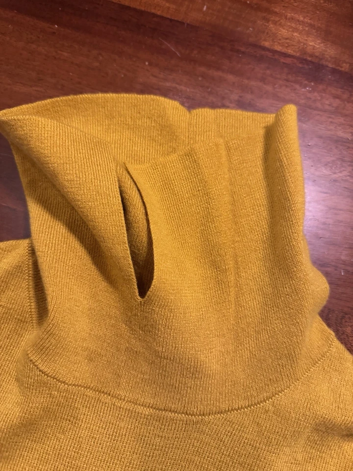 Suéter Christian Dior Paris para mujer amarillo mostaza lana cachemir cuello alto 4 Foto 3 de 4