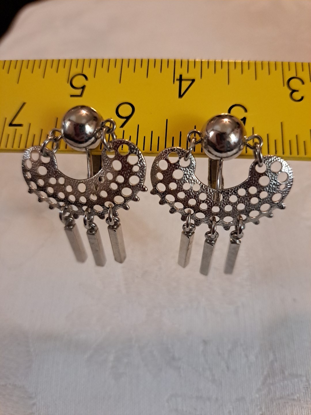 Vintage Sarah Coventry Charisma silver tone clip on earrings