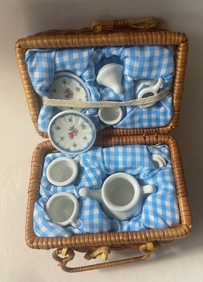 Vintage NEW Delton Pink Bouquet 9-Piece Porcelain Tea Party Set with Wicker Case