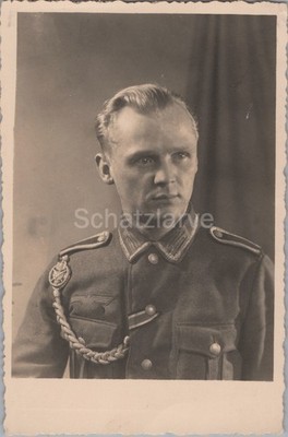 Foto, Portrait, Soldat mit Schützenschnur  und E.K., Hamborn (MJ-191-8)