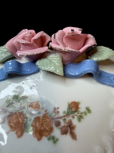 Vintage Porzellan Herz Schmuckschatulle mit rosa Rosen & blauem Banddeckel - Bild 5 von 9
