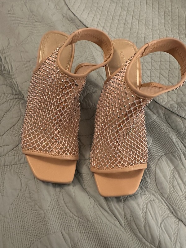 Kenneth Cole New York Women’s Beige Rhinestone Strappy Block Heel US 6.5