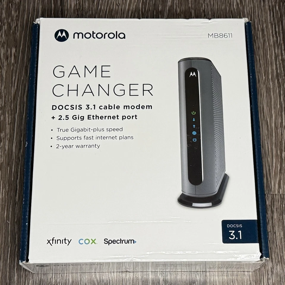 Motorola - MB8611 32x8 DOCSIS 3.1 Cable Modem 2.5 GB Ethernet - Black - Image 3 of 4