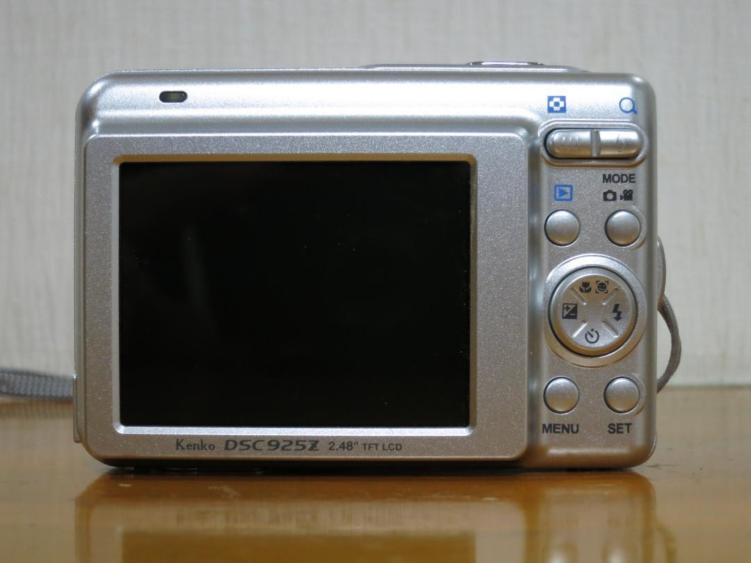 Kenko DSC925Z 単三電池 コンパクトデジタルカメラ Good condition Kenko DSC925Z Old compact digital camera AA