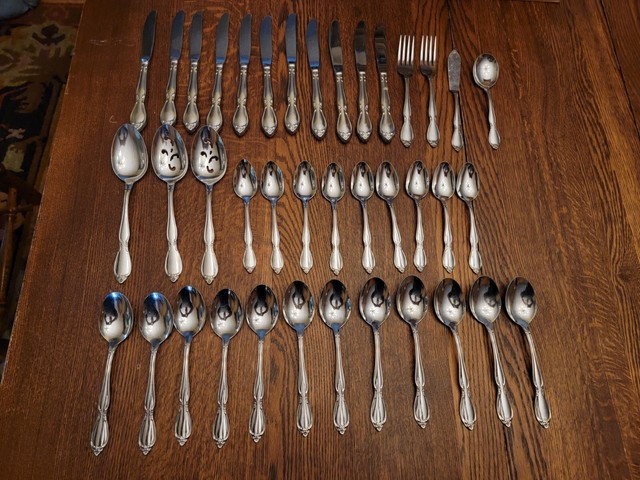 39 Pieces Oneida Community CHATELAINE Stainless Flatware Teaspoons Forks Knives+ 39 Pieces Oneida Community CHATELAINE Stainless Flatware Teaspoons Forks Knives+