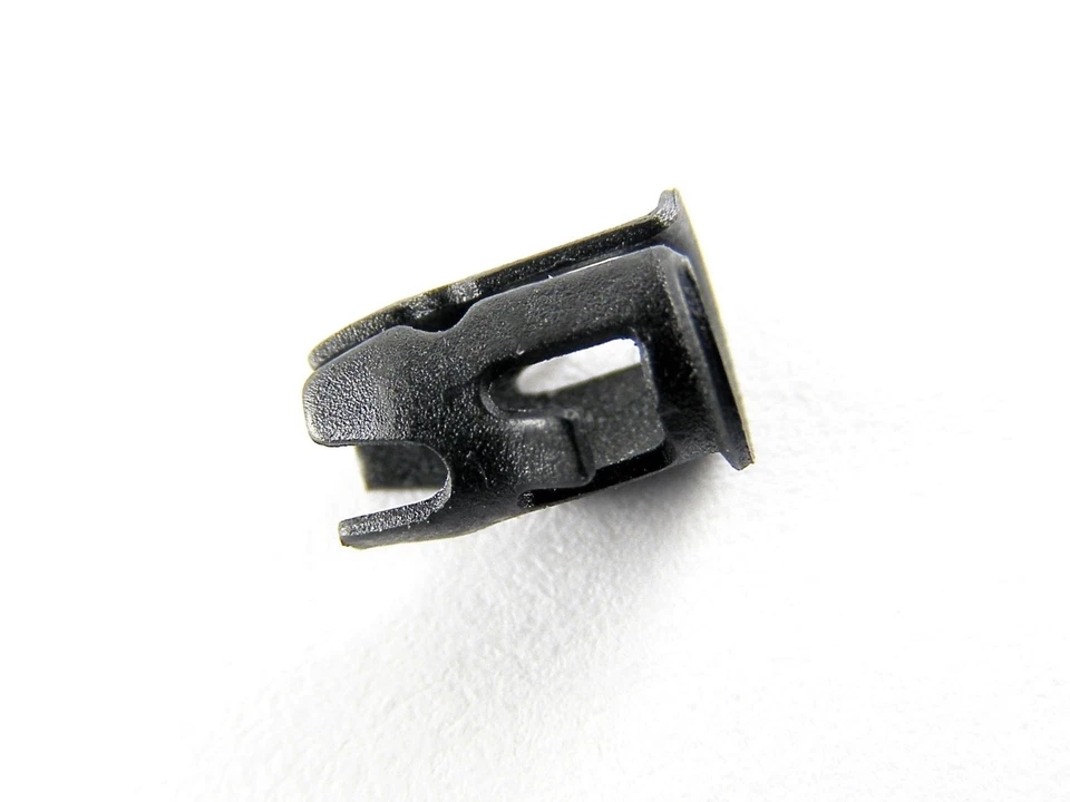 Clips de barril AMC - Ajuste orificio de 3/16" - Perno de 1/8" - Borde de emblema cromado - 20 clips - #020 Foto 3 de 4