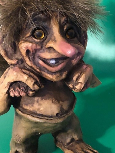 Vintage Norvegese GOOD LUCK Troll Figura Maschio Porta Bambino Salvadanaio con Etichetta - Foto 8 di 10