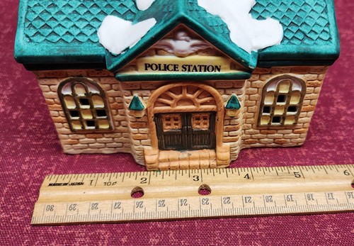 Vintage Dickens Collectables Porcelain Lighted Country Police Station - Picture 17 of 18