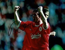 Robbie Fowler Signed 10X8 Photo Liverpool F.C Genuine Signature AFTAL COA (1190) Robbie Fowler Signed 10X8 Photo Liverpool F.C Genuine Signature AFTAL COA (1190)