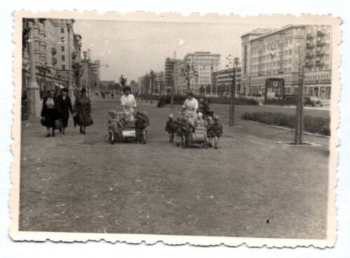 Foto Berlino Stalinallee 1950er Asilo Gruppo Strada DDR GDR Fotografia - Bild 1 von 2