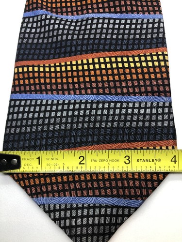 ziggurat by mulberry tie silk length 57” made in USA - Picture 4 of 4