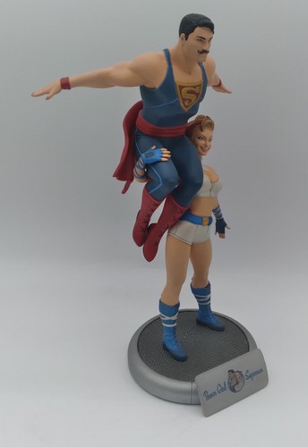 DC Comics Bombshells Power Girl & Superman Statue # 668 / 5200 - Picture 5 of 12