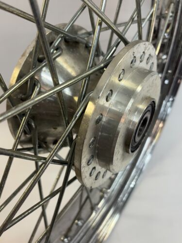 Llanta rueda delantera Harley Dyna 19" radios disco único 19"x2,5" 43001-79 - Imagen 3 de 7