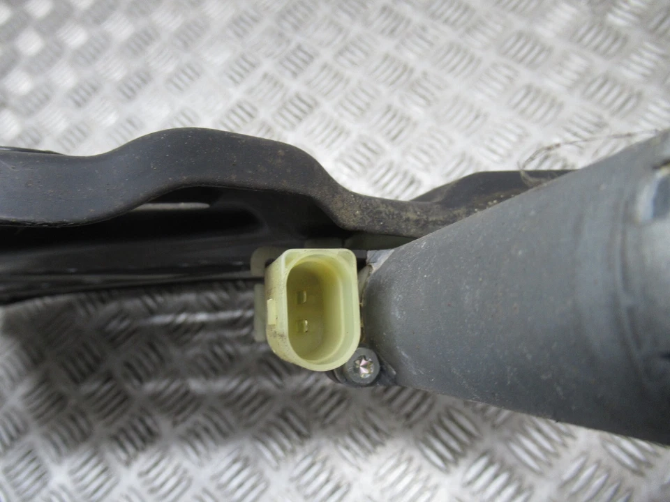 AUDI A5 2011 CONVERTIBLE S-LINE 3,0 DIÉSEL REGULADOR VENTANA TRASERA IZQUIERDA REF15081 Foto 4 de 4