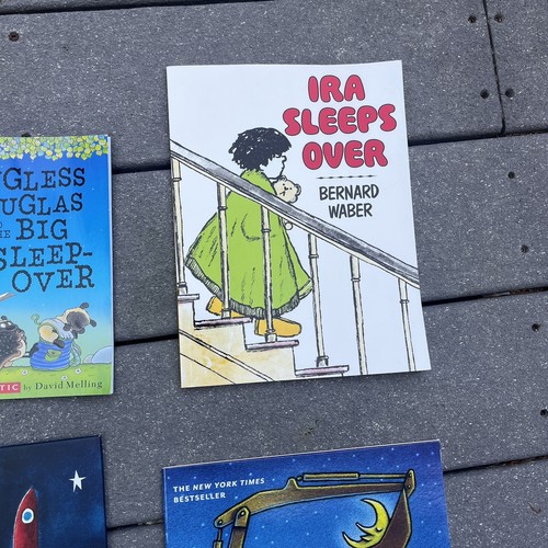 Kids Bedtime Book Set Lot - Set Of 8 - Paperback & Hardcover - Goodnight Sleepy - Picture 4 of 9