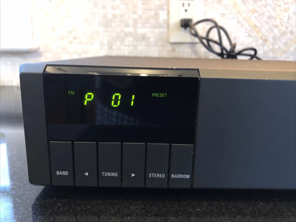LINN Kudos AM/FM Stereo Tuner Audiophile Perfect Working Condition - Image 2 of 4
