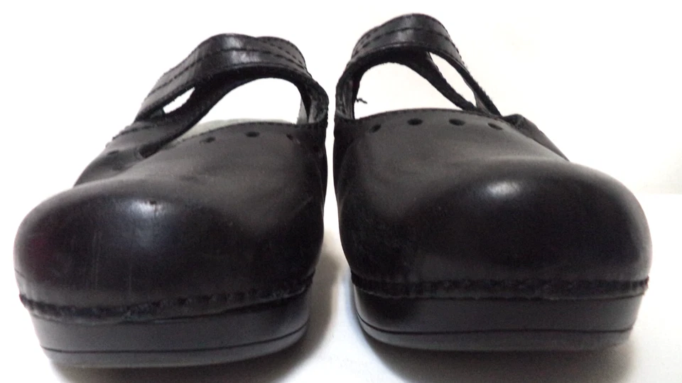 Tamancos mulas de couro Dansko Susana preto conforto gancho alças tamanho 39 8.5 - 9 - Imagem 4 de 4