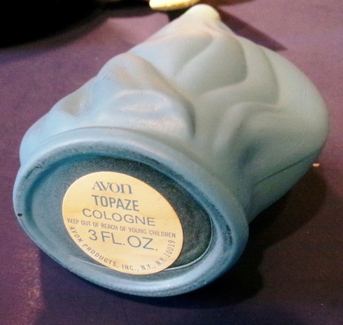 Vintage AVON COLOGNE-1/2 bottle-TOPAZE-DUTCH WOMAN with Flowers Blue & White - Picture 7 of 8