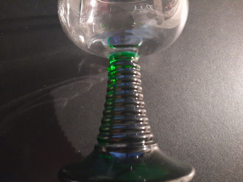 VCA, 1 Weinglas, Frankreich, Fuss grünes Waldglas, transparenter Kelch, Pokal - Bild 4 von 8