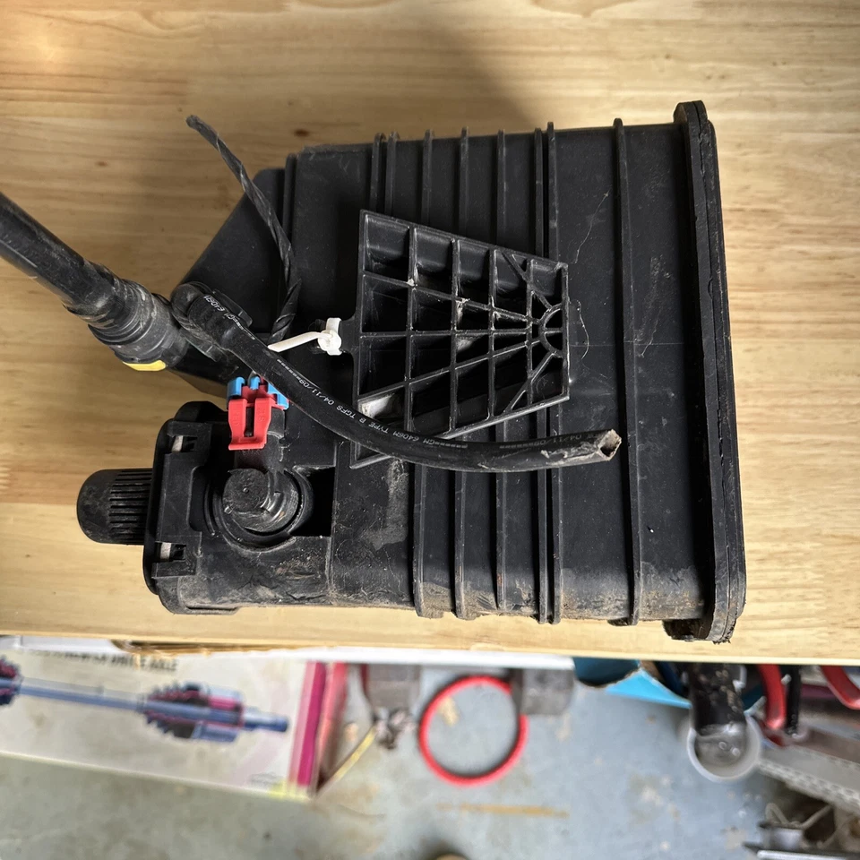 Контейнер угольный пар топлива 1,8 л 2013 2014 2015 2016 Chevrolet Cruze - Изображение 2 из 4