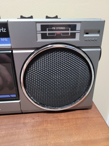 Samsung ST-K30 Vintage Boom Box AM/FM Band & Cassette For PARTS / REPAIR - Picture 5 of 16