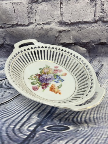 Frutero de porcelana ovalado reticulado alemán vintage con recortes de corazón - Imagen 6 de 13