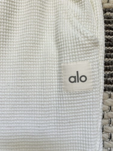 Alo Yoga Weekend Escape Waffle Jogger Ivory Size Small Athleisure Comfort Relax - Picture 8 of 9