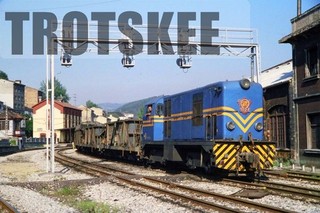 35mm Slide FEVE Spanish Railways Diesel Loco 1024 La Felguera 1989 Orig Spain